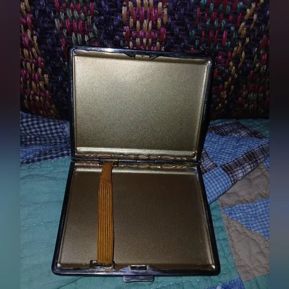 Elegant Floral Metal Box - Picture 3 of 8